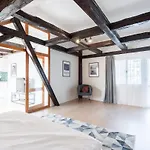 Wonderful Romantic Old Town Apt