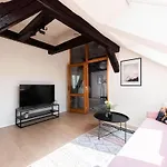 Wonderful Romantic Old Town Apt